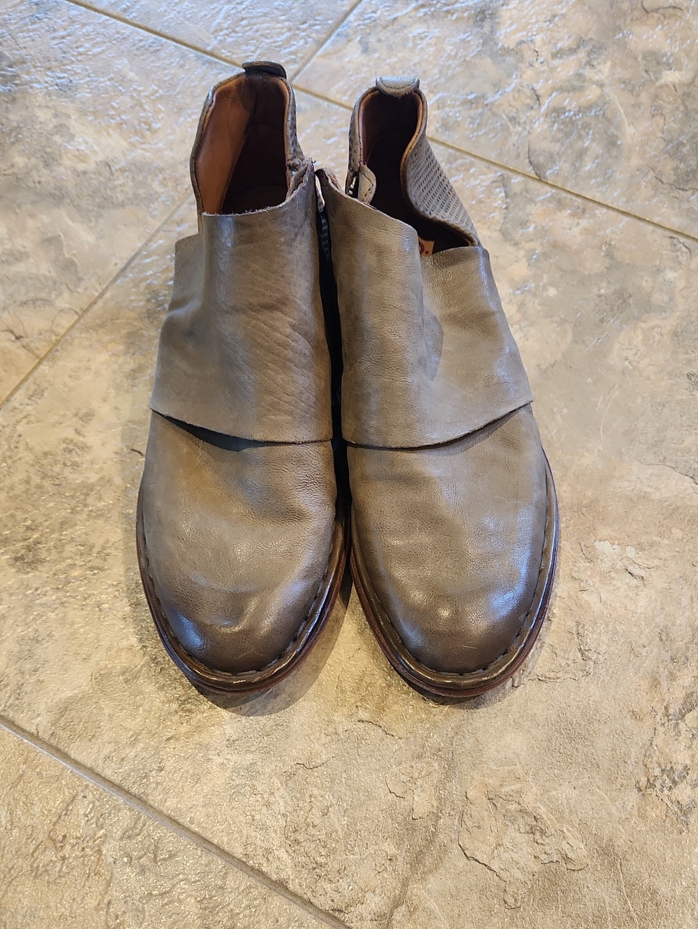NWT A.S. 98 Taupe Booties Size 38